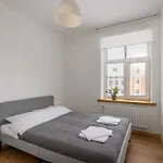 公寓 With Exposed Brick Interior - Stabu Street
