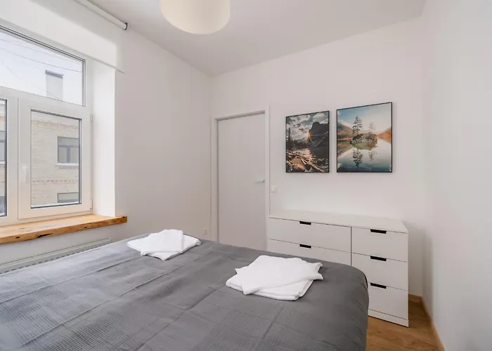 Apartment Apartment With Exposed Brick Interior - Stabu Street