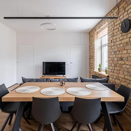 Apartamento With Exposed Brick Interior - Stabu Street *